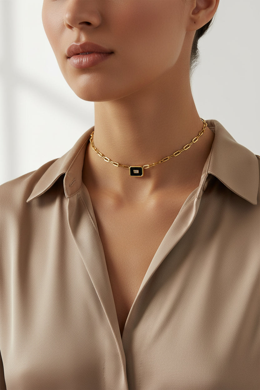 Collier Milla