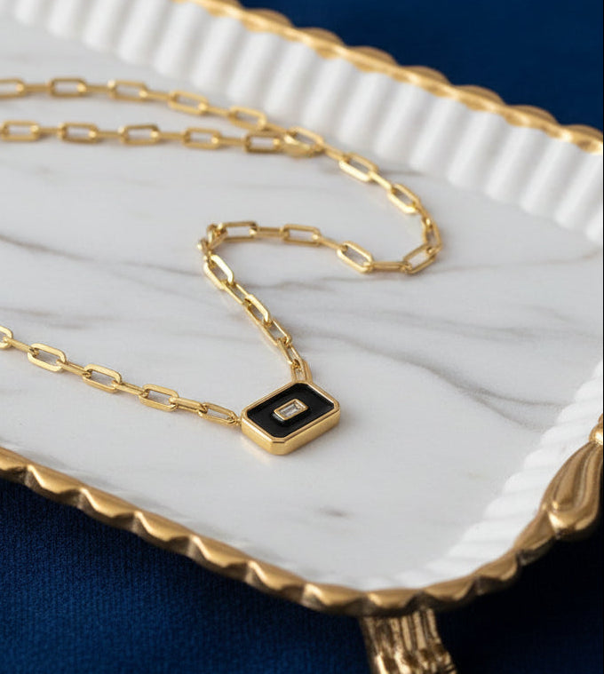 Collier Milla